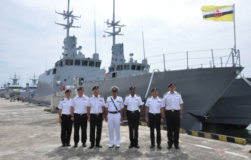 While at Muara Naval Base, MCN and his delegation visited the two ex-Fearless-class Patrol Vessels which were transferred to RBN this year.