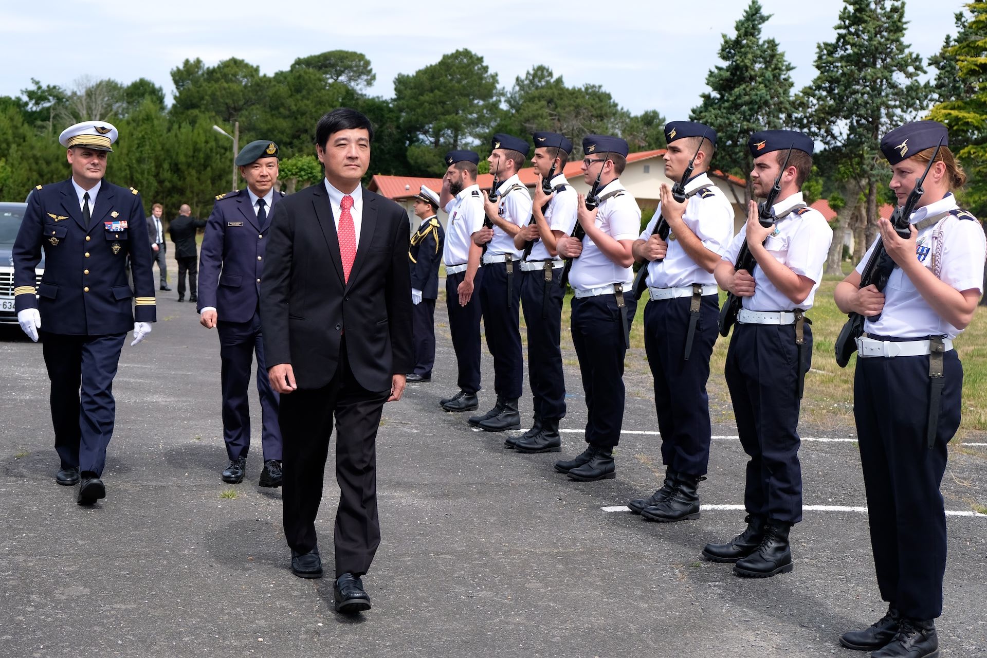SMS Heng reaffirms Singapore-France defence relations