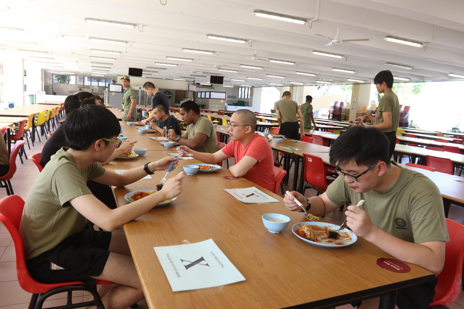 Enjoying their lunch together!
