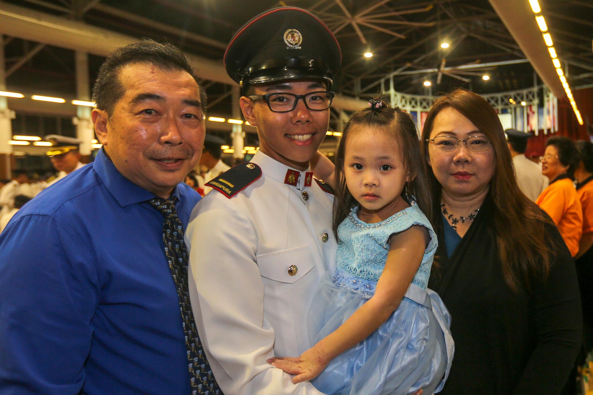 2LT Randell Chan with his family.