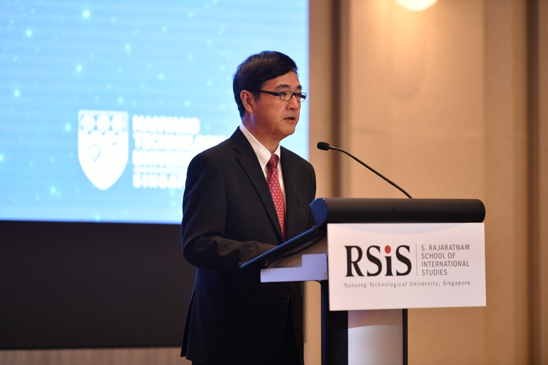 02oct23_speech-photo1