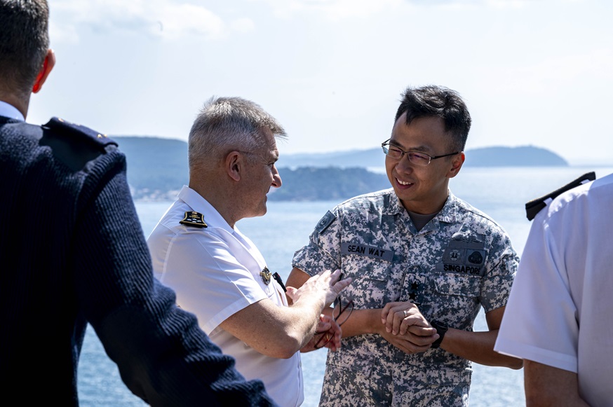 RADM Wat also met with Commander-in-Chief for Mediterranean (CECMED) Maritime Zone VADM Christophe Lucas when he was in Toulon.