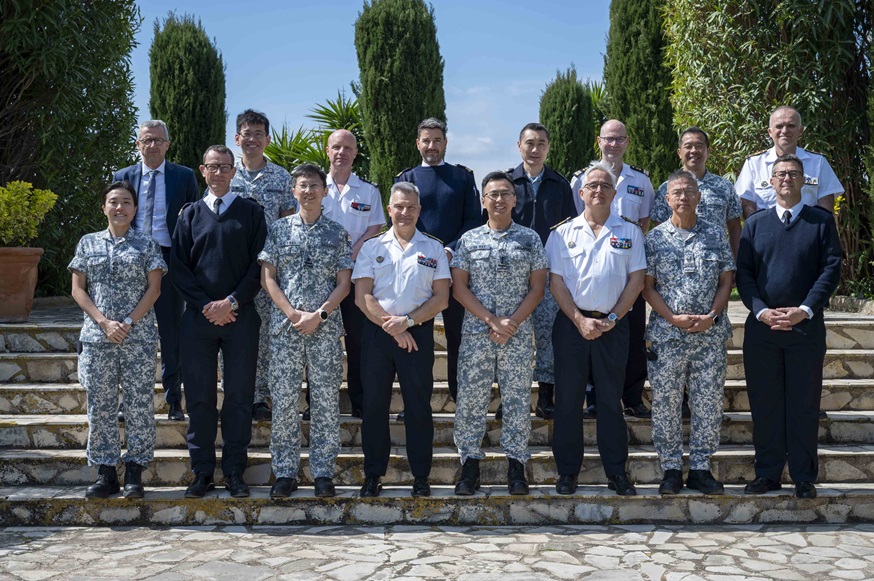 Group photo of our delegation at CECMED.