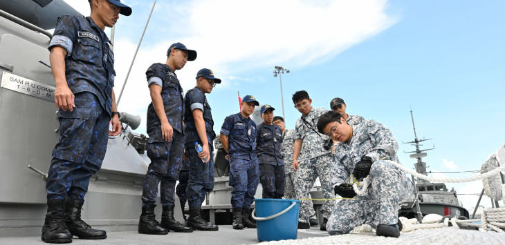 Singapore and Brunei Navies Conduct Bilateral Exercise Pelican