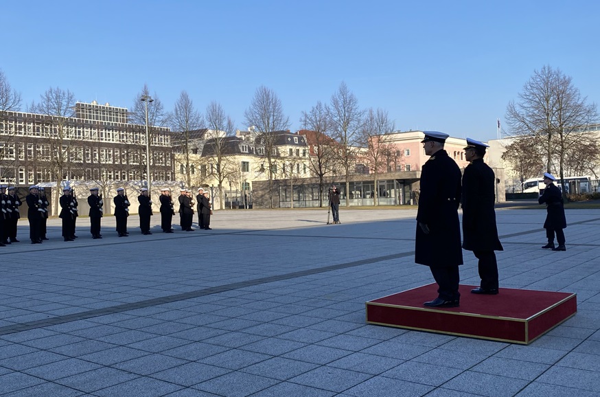 RADM Wat (right), accompanied by VADM Kaack (left), reviewing the Guard-of-Honour contingent at the Federal Ministry of Defence in Berlin.