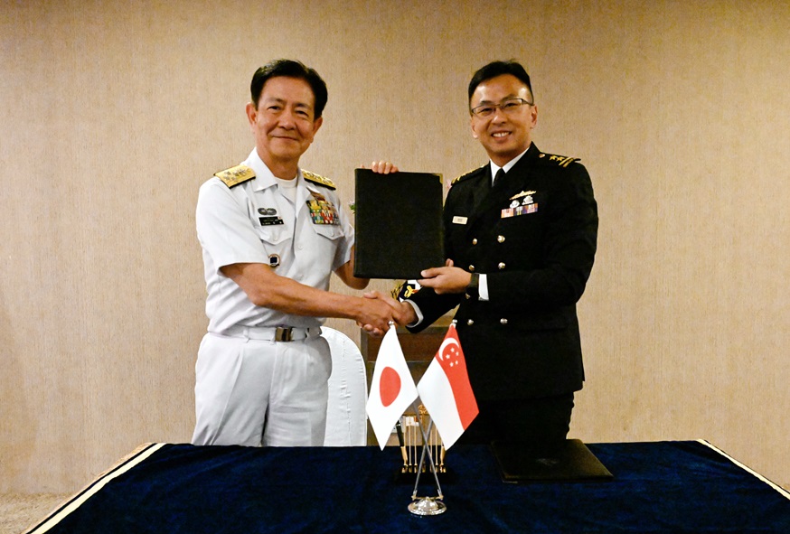 The MOC was signed by RSN Chief of Navy RADM Sean Wat (right) and the JMSDF Chief of Staff Admiral (ADM) Saito Akira (left).