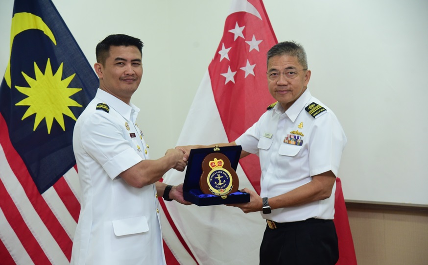 The RMN's Warrant Officer of the Navy (WON) WO1 Mohd Osis bin Onan hosted the RSN delegation at Kota Kinabalu Naval Base.