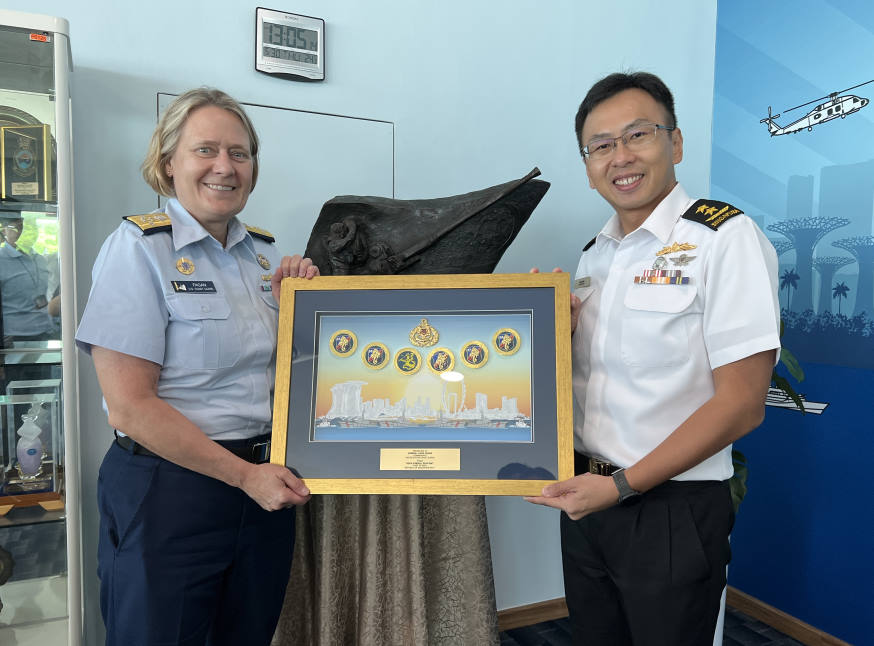 RADM Wat presented a MSRF plaque to ADM Fagan.
