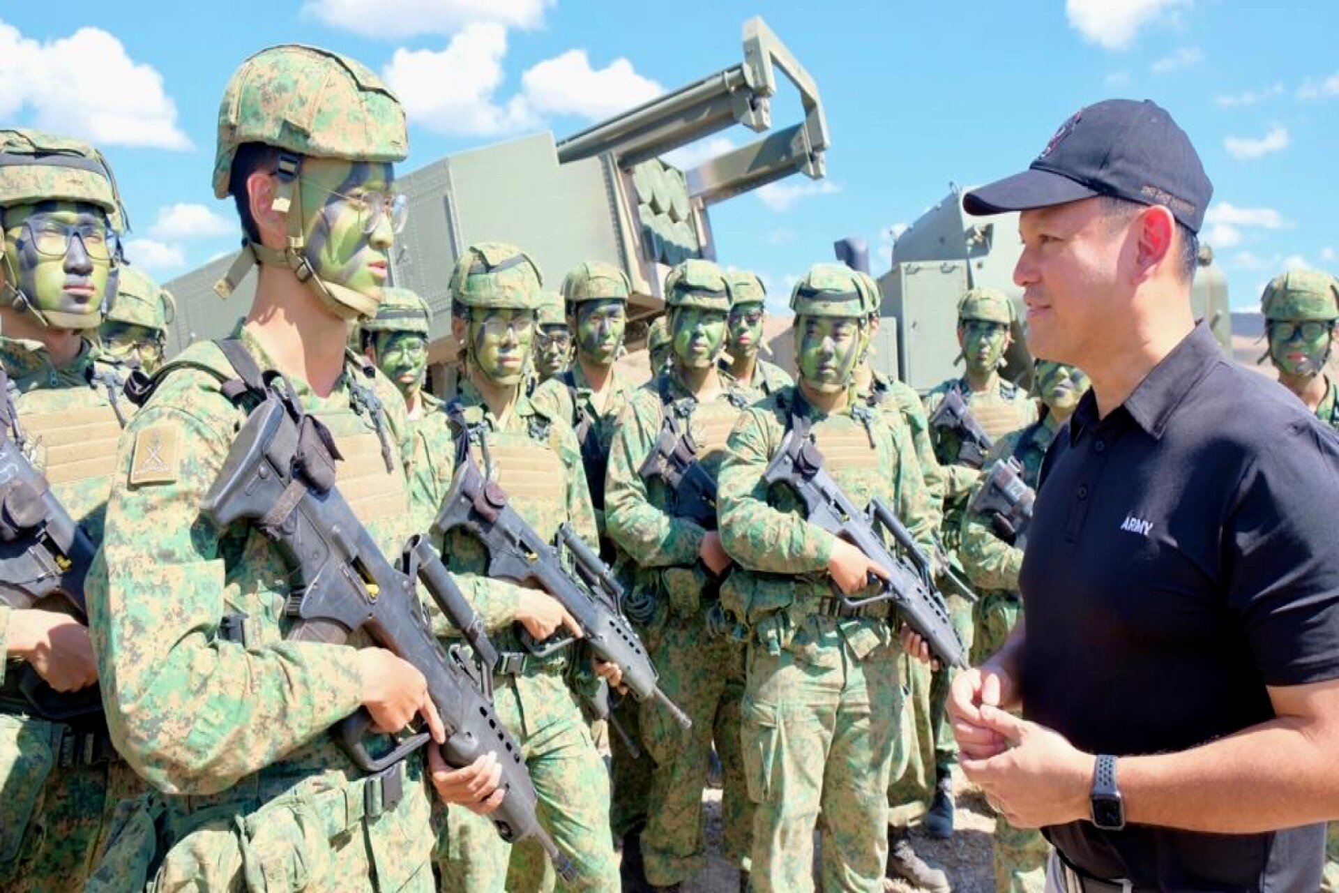Senior Minister of State for Defence Mr Zaqy Mohamad engaging personnel from the Singapore Armed Forces (SAF) participating in Exercise Daring Warrior 2022 (XDW22).