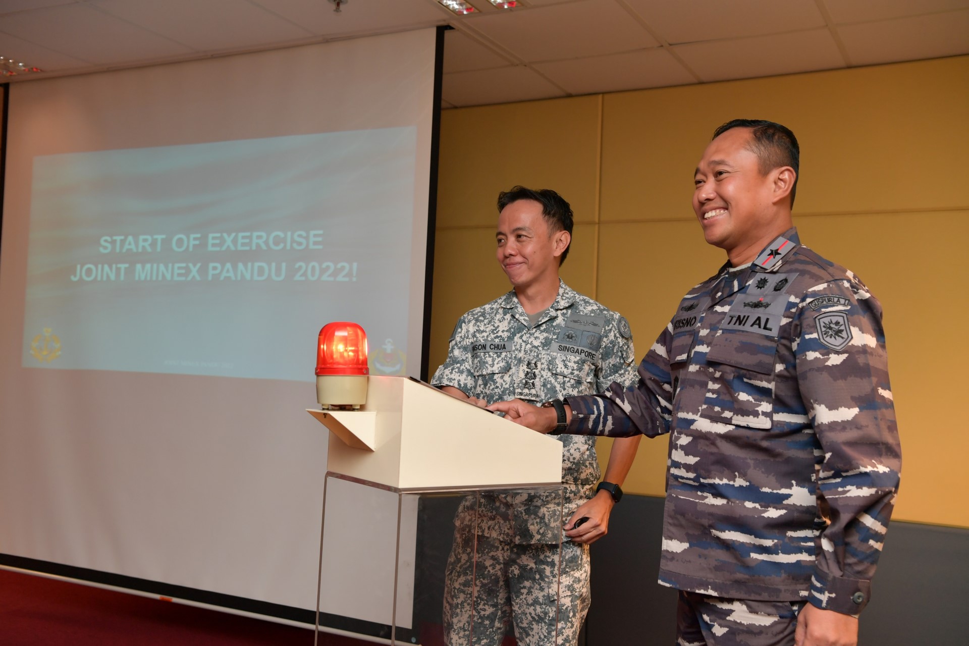 RSN Deputy Commander Maritime Security Command / Maritime Security Task Force Colonel Rinson Chua (left) and TNI AL Commander of Sea Combat Task Group, 1st Fleet Command, First-Admiral Hudiarto Krisno Utomo (right) co-officiating at the opening ceremony.