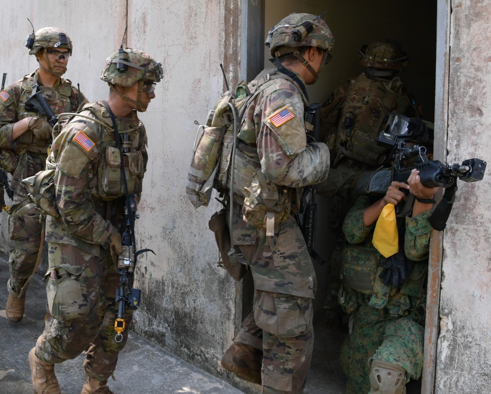 SAF and US Army personnel during the field training exercise as part of Exercise Tiger Balm 2022 (XTiB 22).