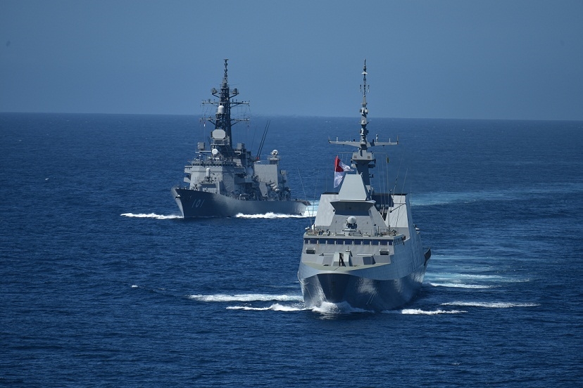 RSS Tenacious (front) sailing in formation with JS Murasame (back). (Photo credit to JMSDF)