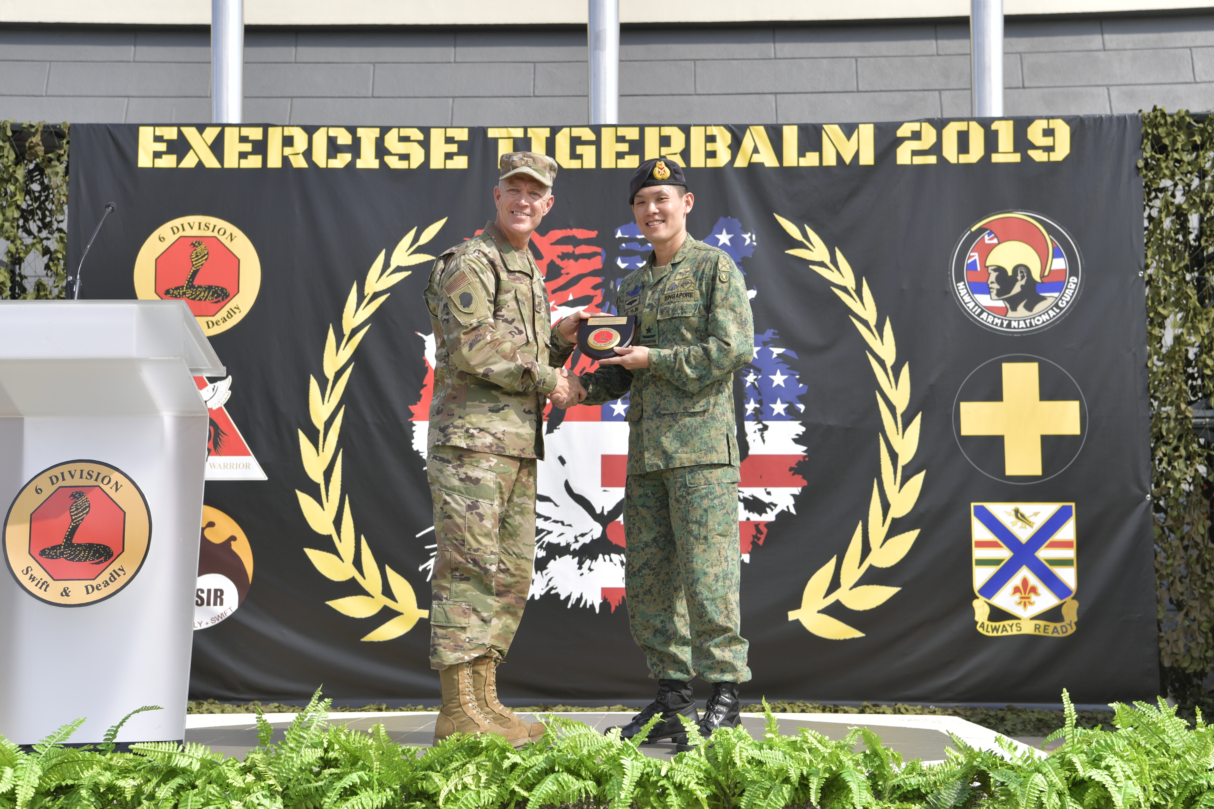 The Adjutant General Illinois National Guard (Brigadier-General) BG Richard R.Neely and Commander 6th Singapore Division BG Lee Yi-Jin at the closing ceremony of Exercise Tiger Balm 2019.