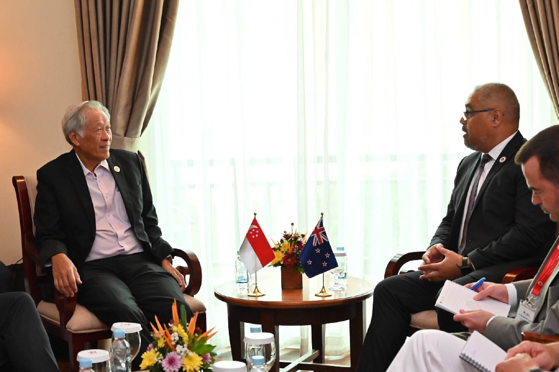 Dr Ng (left) met New Zealand Minister of Defence Peeni Henare at the sidelines of the ADMM-Plus.