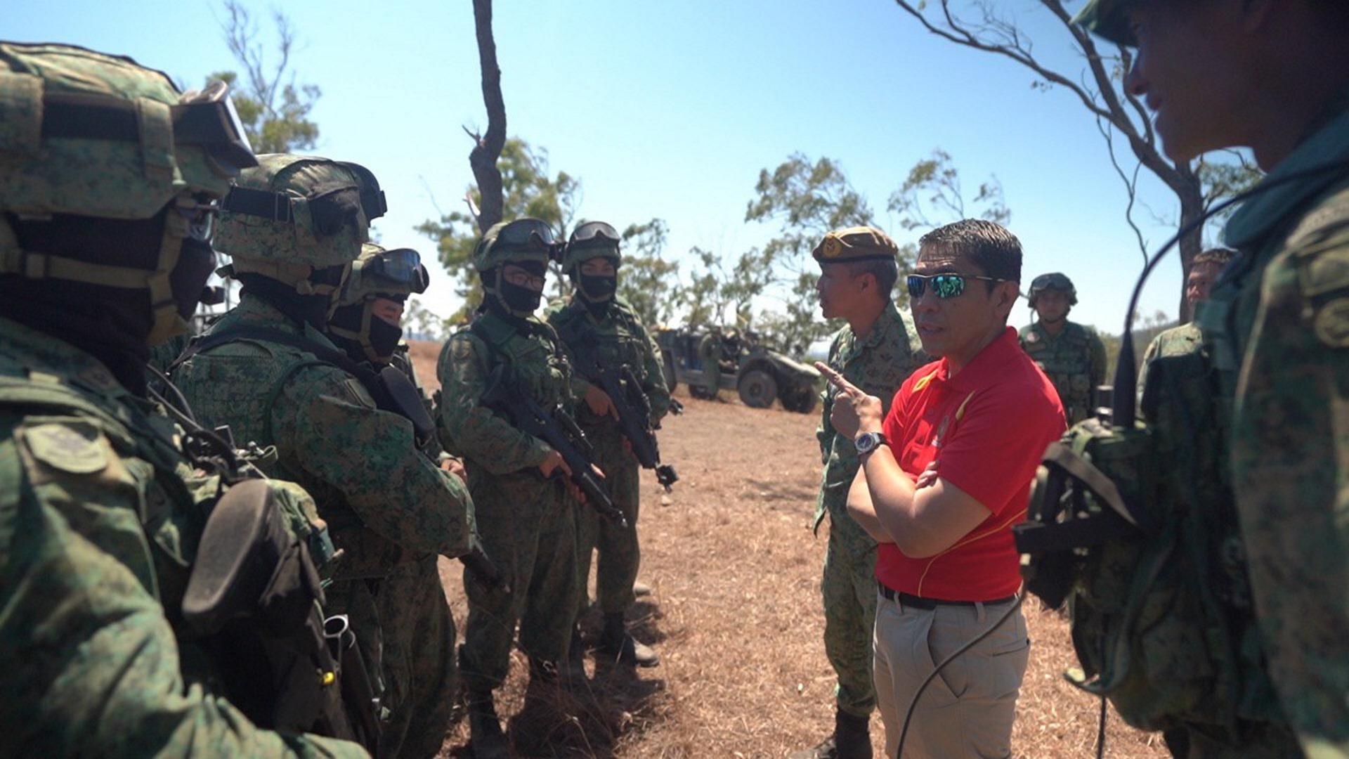 Dr Maliki interacting with Army personnel participating in Exercise Wallaby 2019.