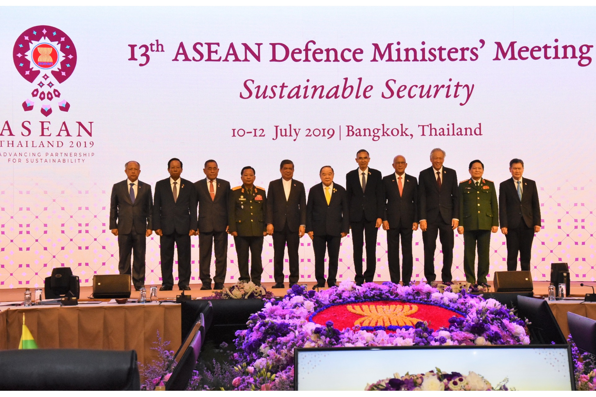 Minister for Defence Dr Ng Eng Hen (third from right) with other ASEAN Defence Ministers at the 13th ASEAN Defence Ministers' Meeting (ADMM) in Thailand.