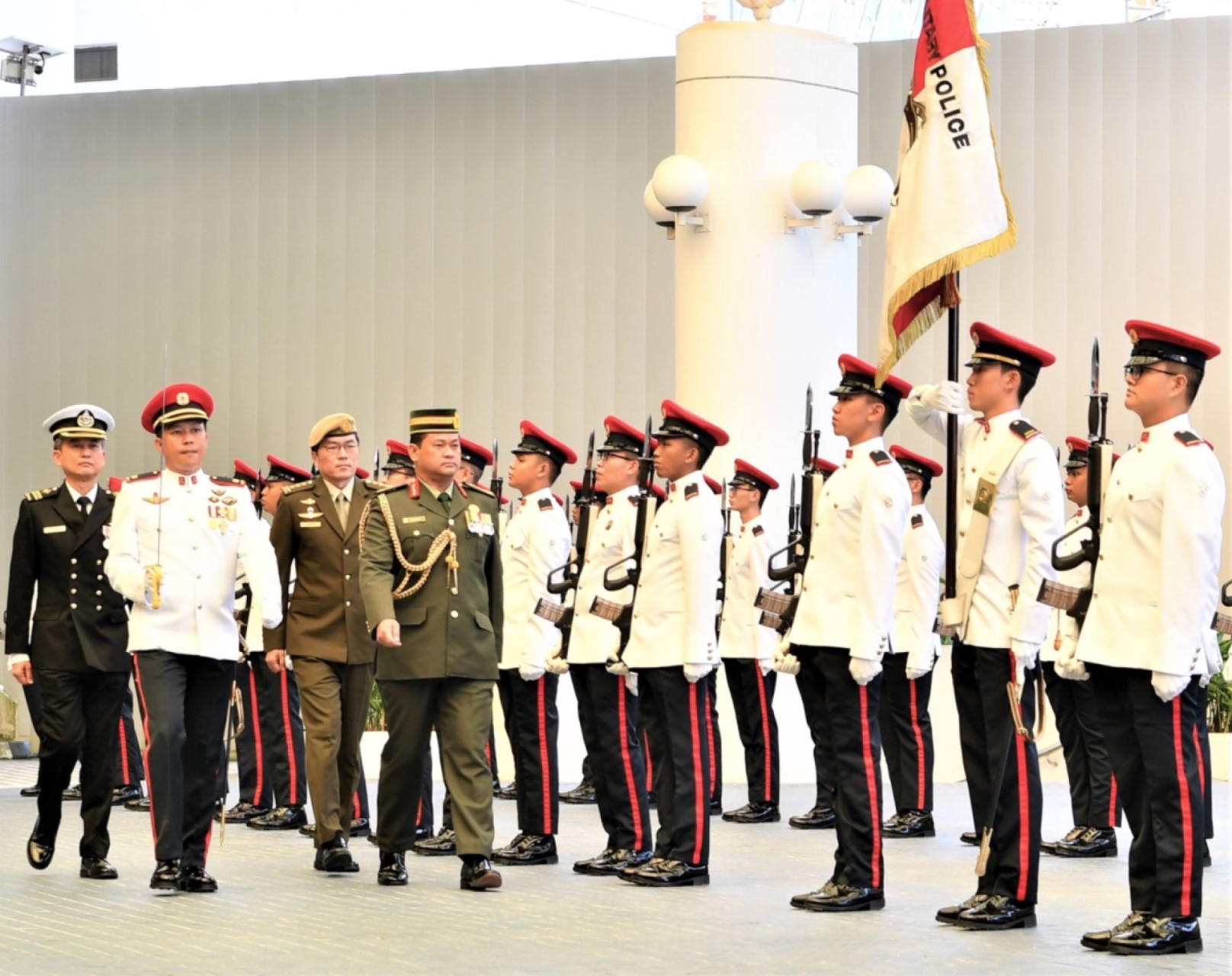 MG Dato Haszaimi inspecting the Guard of Honour at MINDEF earlier today.