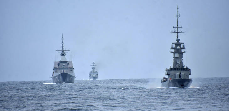 Singapore and Malaysia Navies Conduct Bilateral Exercise Malapura