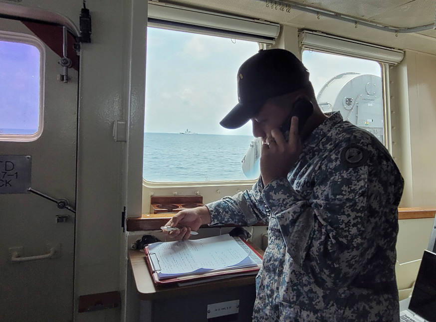 During the PASSEX, both ships conducted a publication exercise where our communication systems experts sent coded signals to USCGC Midgett, and in turn responded to their coded signals.