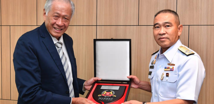 Royal Thai Navy Chief Makes Introductory Visit to Singapore