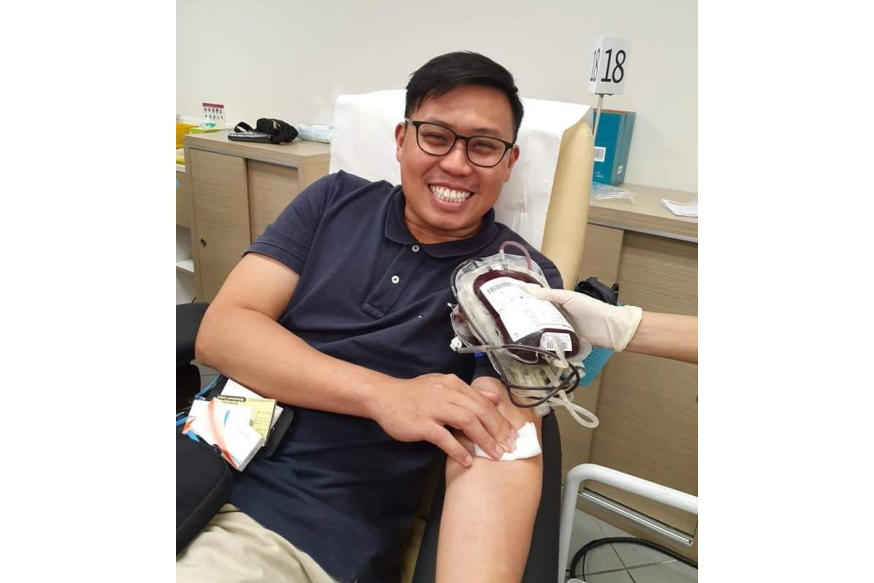 At the end of the last ICT, RSS Vengeance crew decided to do their part for society by doing a blood donation at BloodBank@HSA. Coxswain ME2(NS) Su Chao Tian doing his part.