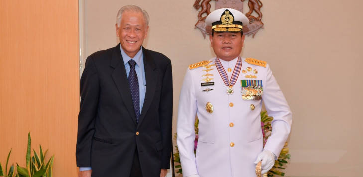 Makes Introductory Visit to Singapore and Receives Prestigious Military Award