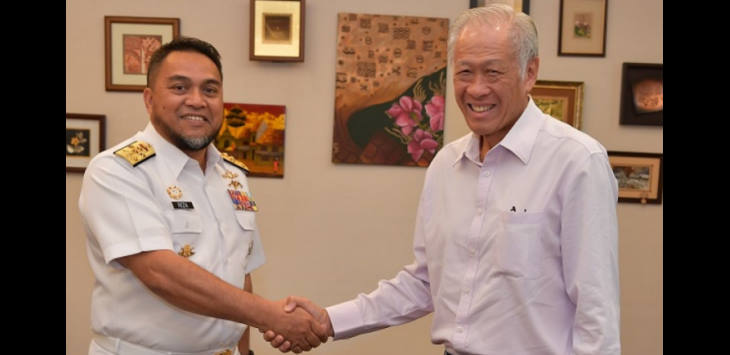 Chief of Royal Malaysian Navy Makes Farewell Visit to Singapore