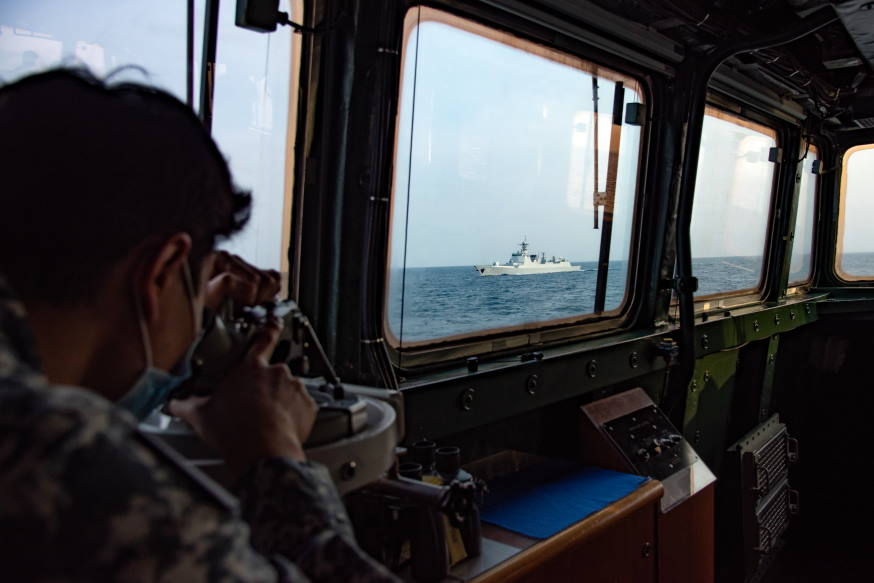 Crew of RSS Intrepid keeping a close watch during the simulated joint search and rescue mission. (Photo courtesy of 2LT Erwin Per, RSS Intrepid)