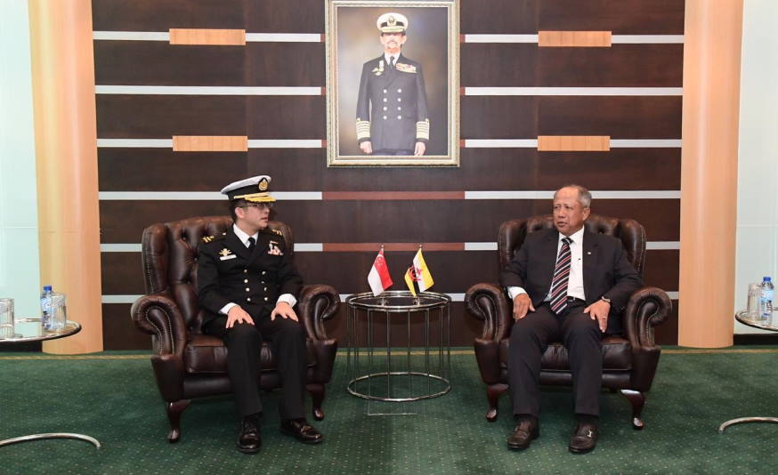 RADM Beng (left) called on Pehin MG(Rtd) Halbi (right) during his visit.