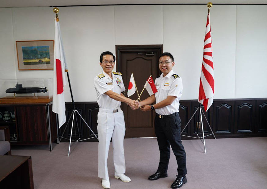 As part of the port call, Commanding Officer RSS Intrepid  LTC Jamin Lau (right) called on Commandant Yokosuka District VADM Yoshihisa Inui (left).