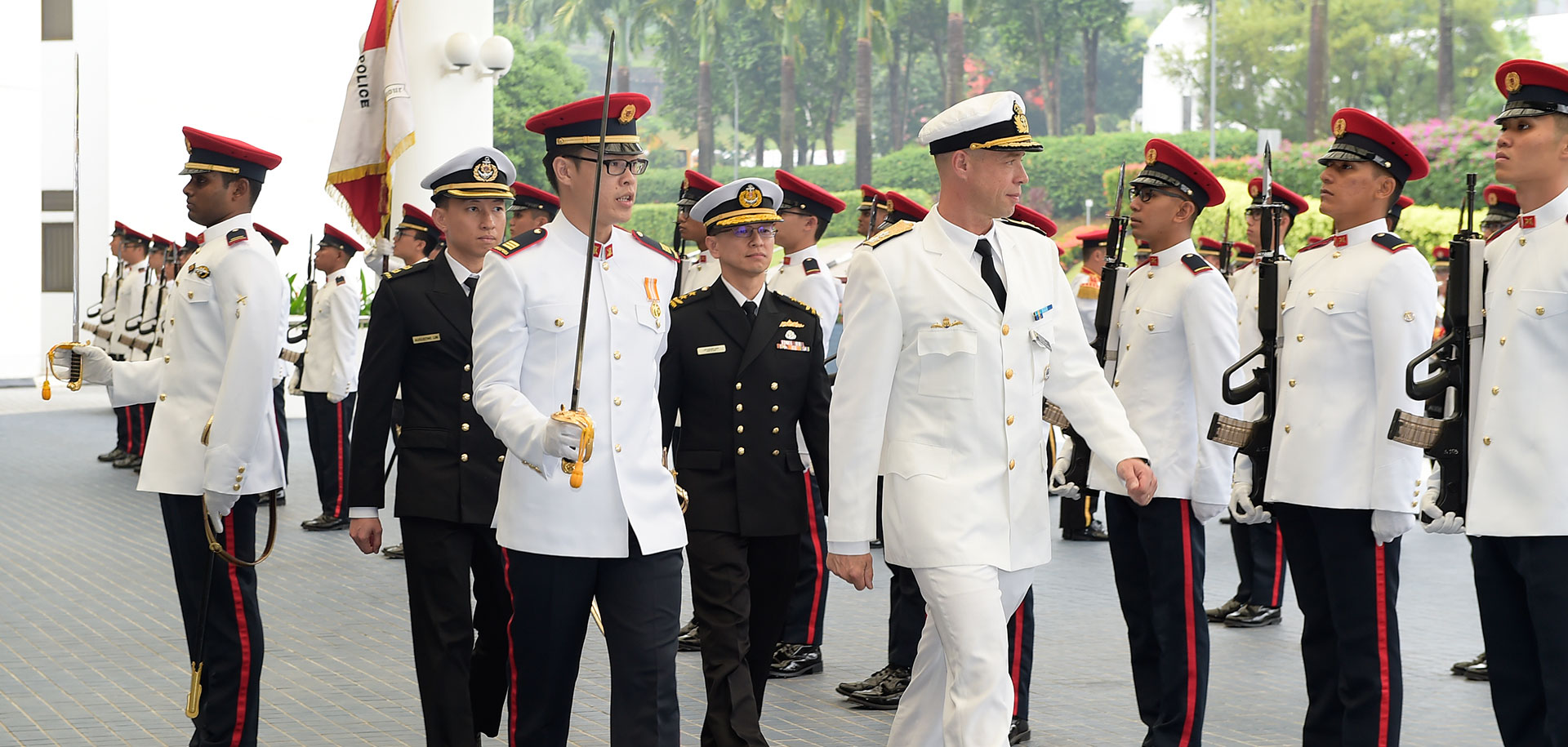 Chief of Staff of the Royal Swedish Navy meeting Singapore’s Minister for Defence