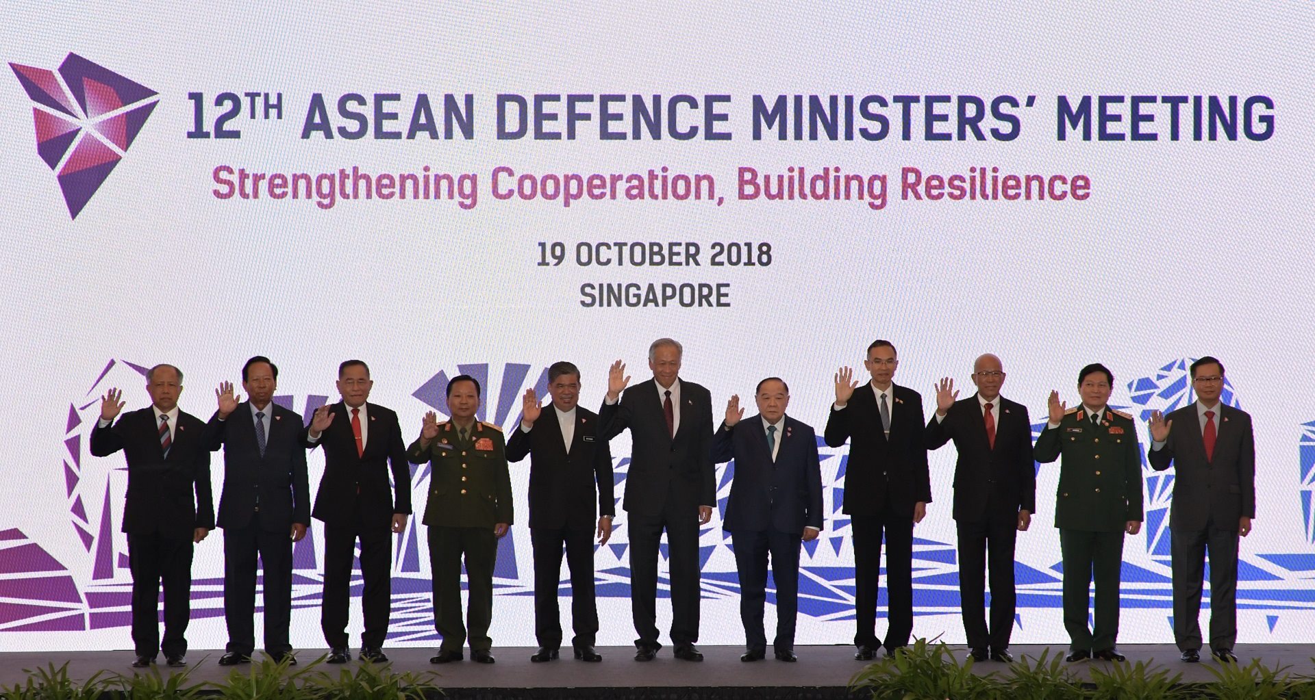 ASEAN Defence Ministers Ink Agreement on Guidelines for Air Encounters, Counter-Terrorism Cooperation