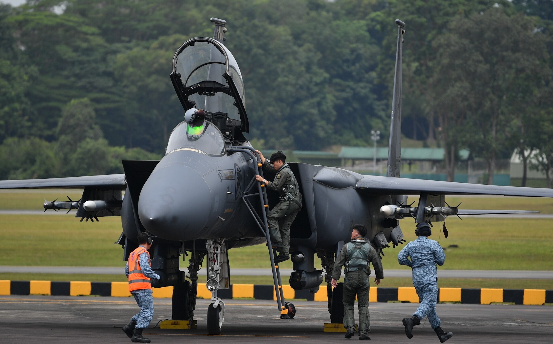 Fighter jet scramble; helicopter troop insertion at RSAF55 Open House